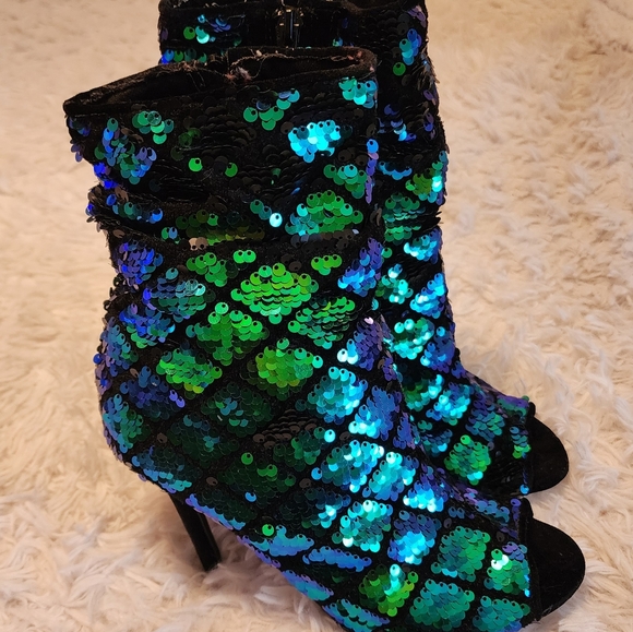 Peeptoe Booties - Picture 3 of 4